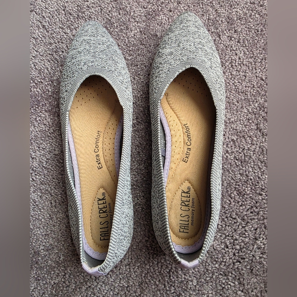 Falls Creek Women's Textured Gray Loafers
